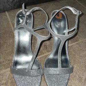 NWOT Michael Kors Silver Glitter Heels